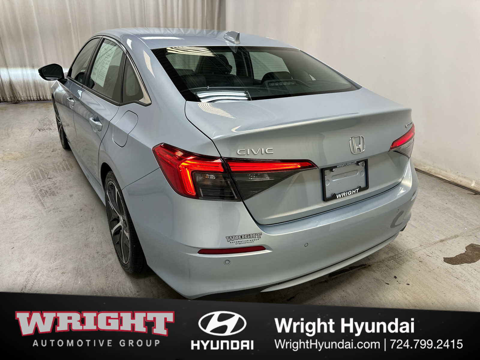 Used 2023 Honda Civic Touring image 4