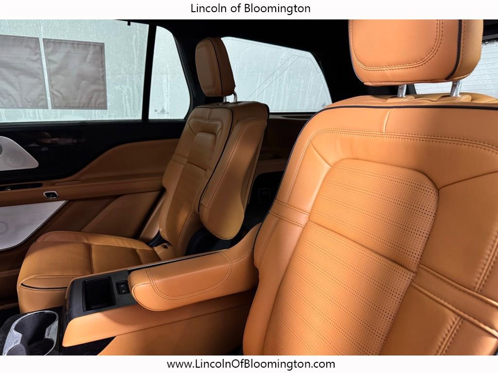 Certified 2025 Lincoln Aviator Black Label w/ Jet Appearance Package image 55