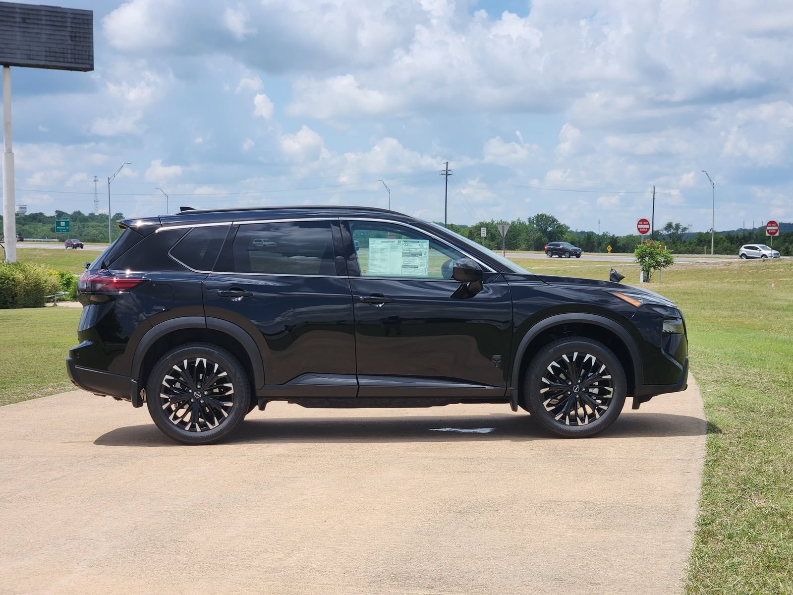 New 2026 Nissan Rogue Dark Armor FWD image 7
