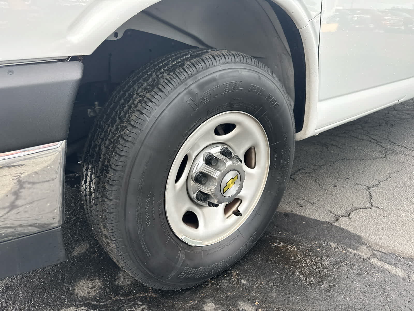 Certified 2024 Chevrolet Express 3500 LT w/ LT Preferred Equipment Group RWD image 9