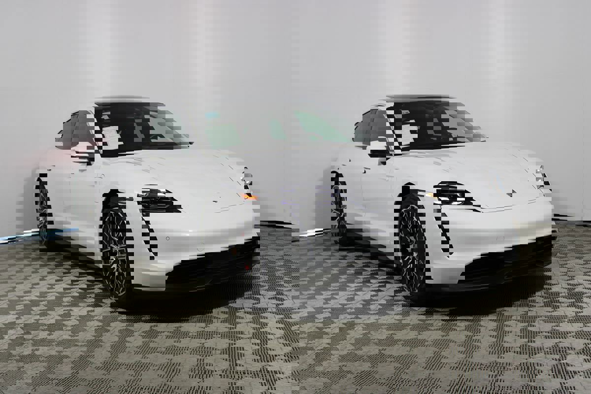 Used 2020 Porsche Taycan 4S image 44