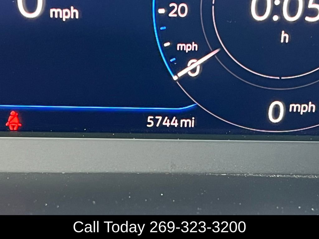 Used 2025 Volkswagen Jetta SEL image 5