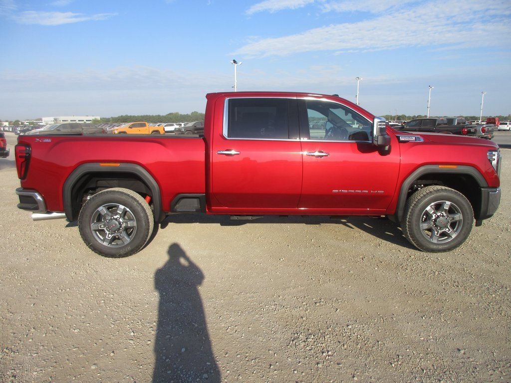New 2026 GMC Sierra 2500 SLT AWD/4WD image 3