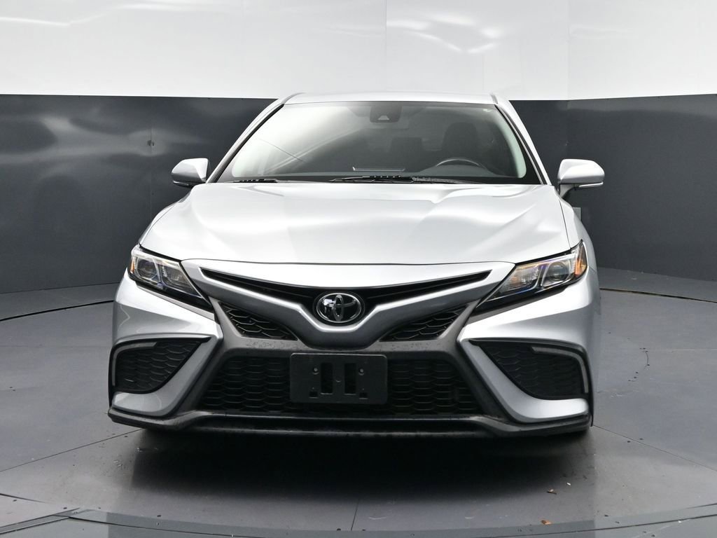 Used 2024 Toyota Camry SE image 10