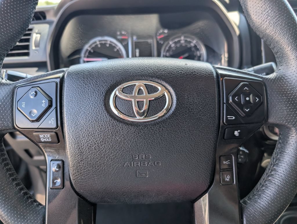 Used 2020 Toyota 4Runner TRD Off-Road AWD/4WD image 21