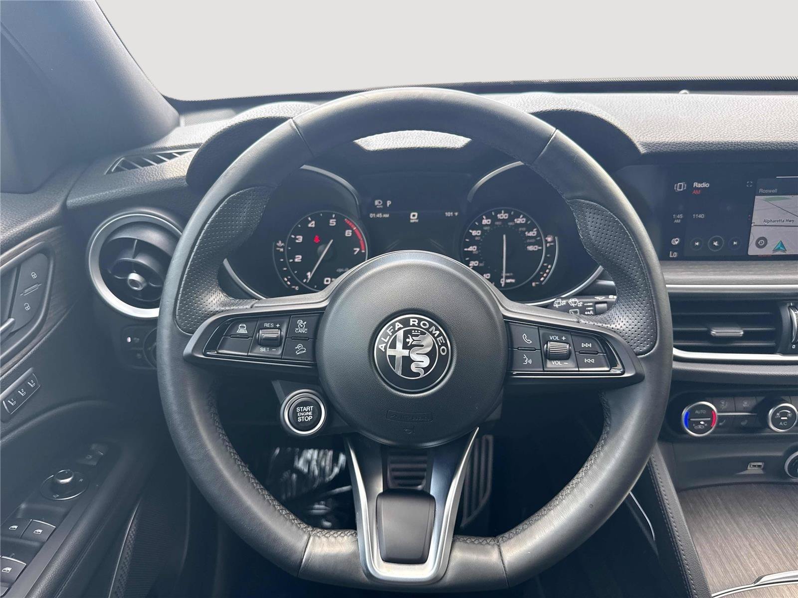 Used 2023 Alfa Romeo Stelvio Ti AWD/4WD image 17