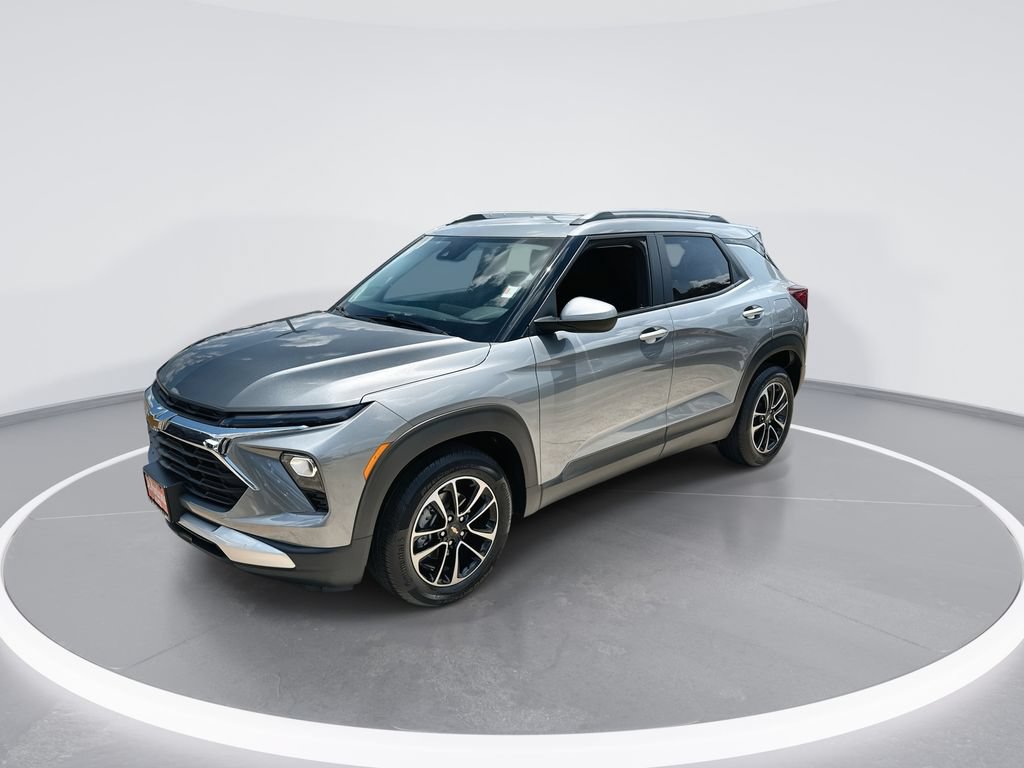 Used 2024 Chevrolet TrailBlazer LT w/ Driver Confidence Package FWD image 4