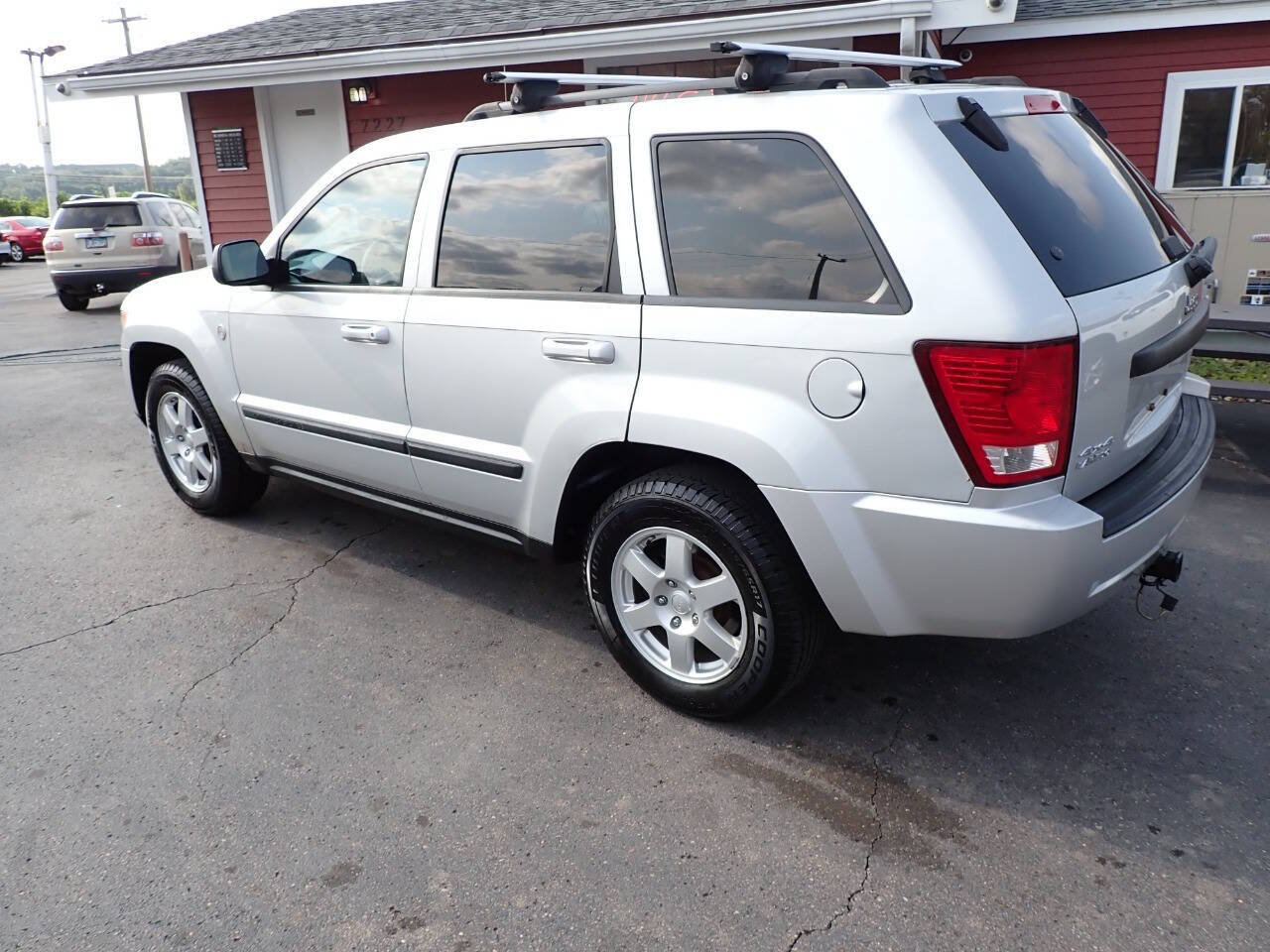 Used 2008 Jeep Grand Cherokee Laredo AWD/4WD image 4