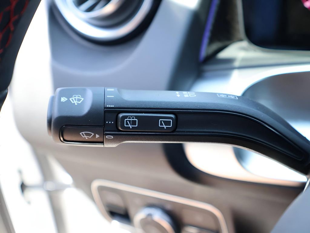 Certified 2025 Mercedes-Benz GLB 250 4MATIC image 36