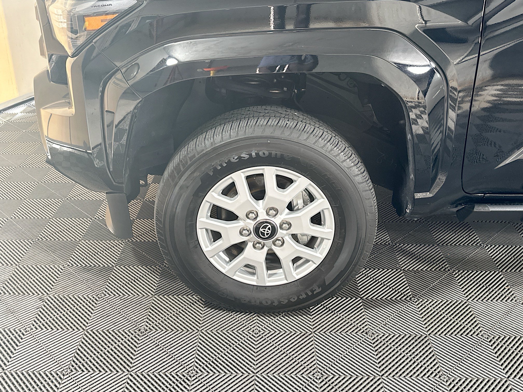 Certified 2024 Toyota Tacoma SR5 AWD/4WD image 11