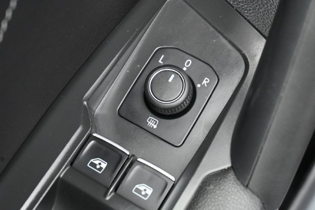 Used 2024 Volkswagen Tiguan SE AWD/4WD image 12