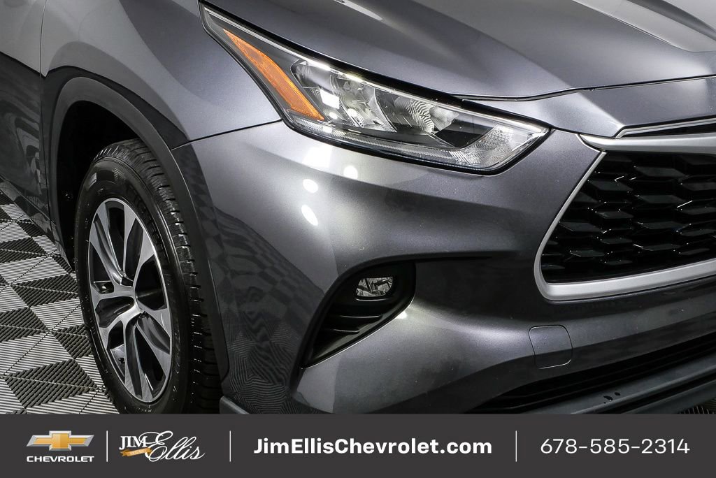 Used 2020 Toyota Highlander XLE image 38