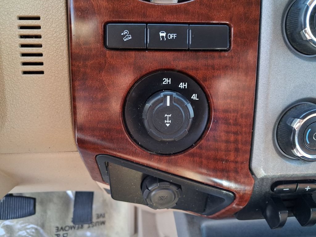 Used 2014 Ford F250 King Ranch w/ FX4 Off-Road Package AWD/4WD image 17