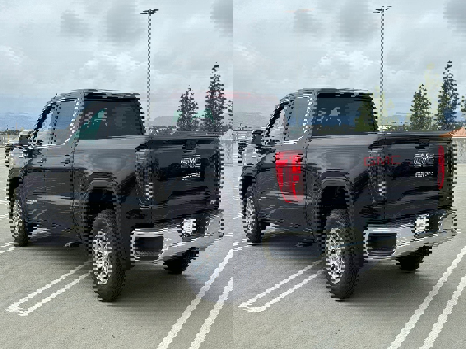 Used 2026 GMC Sierra 1500 SLE image 12