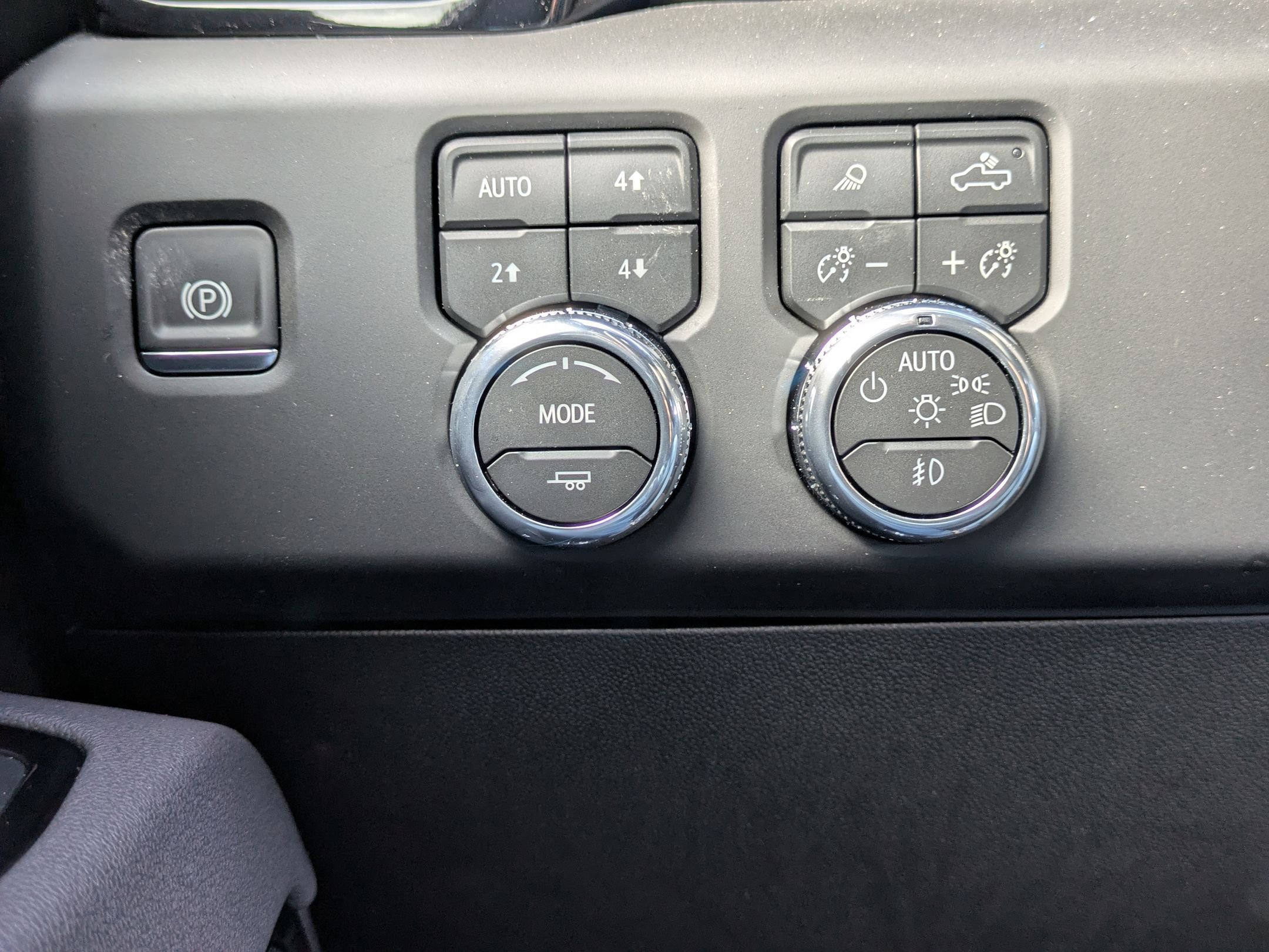 New 2026 GMC Sierra 2500 AT4 w/ AT4 Premium Plus Package image 23