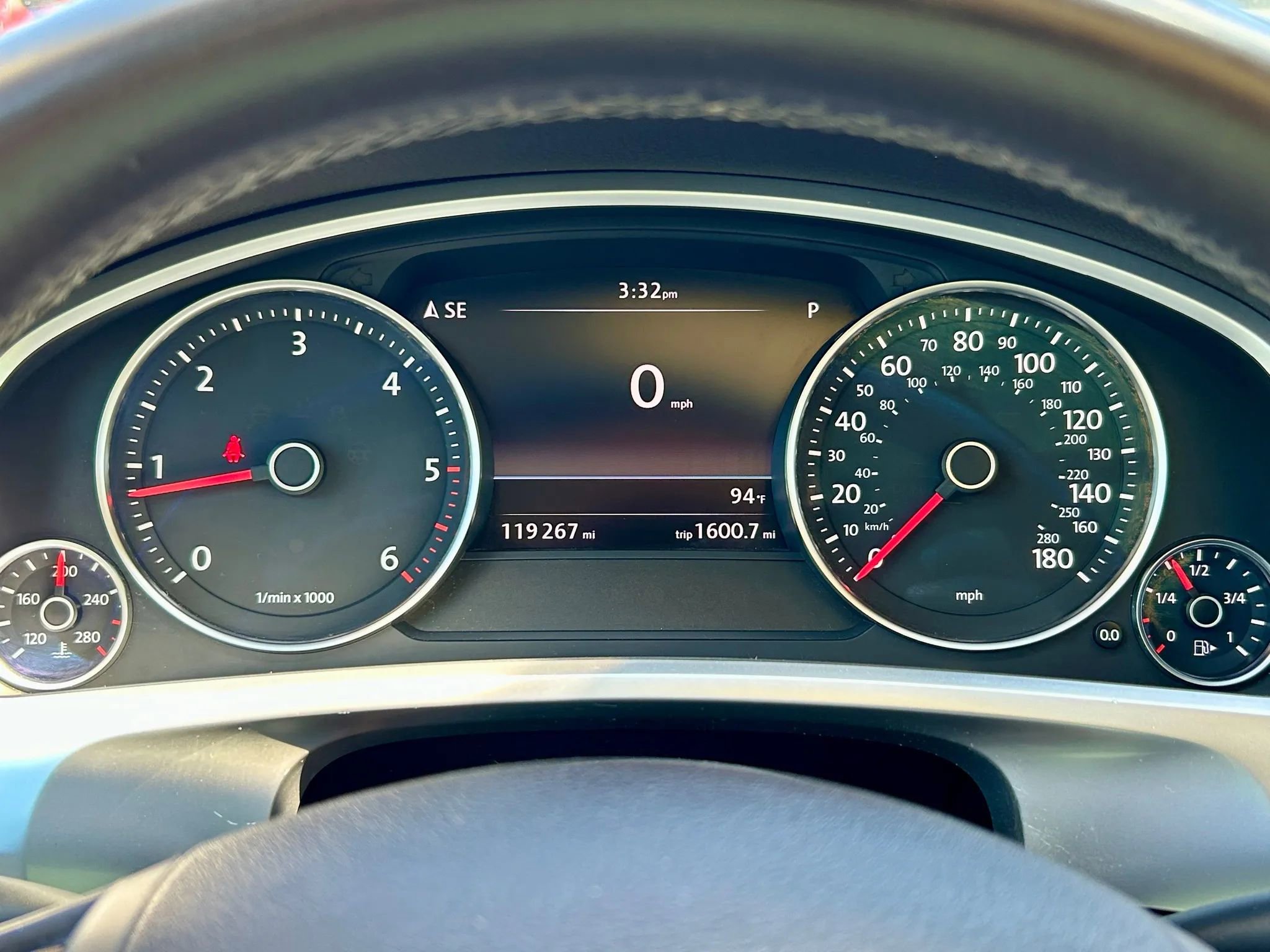 Used 2016 Volkswagen Touareg TDI image 21