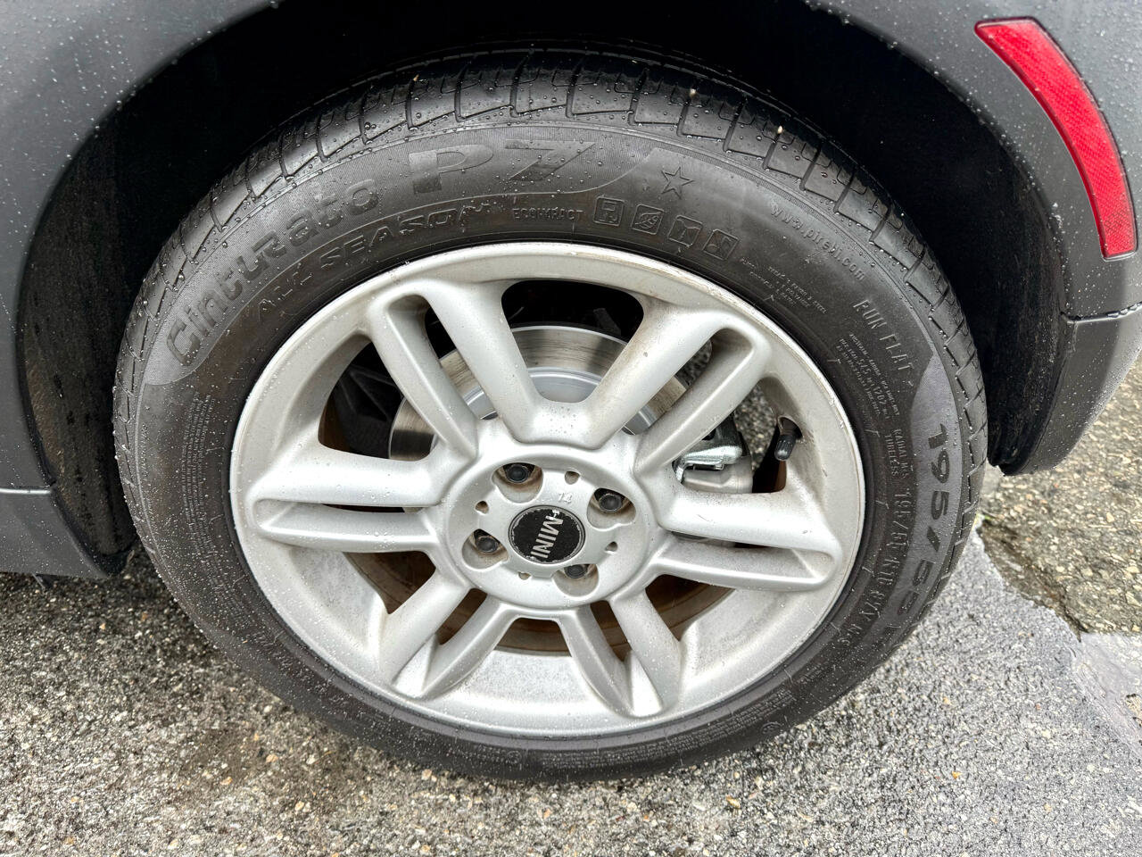 Used 2011 MINI Cooper Convertible image 9