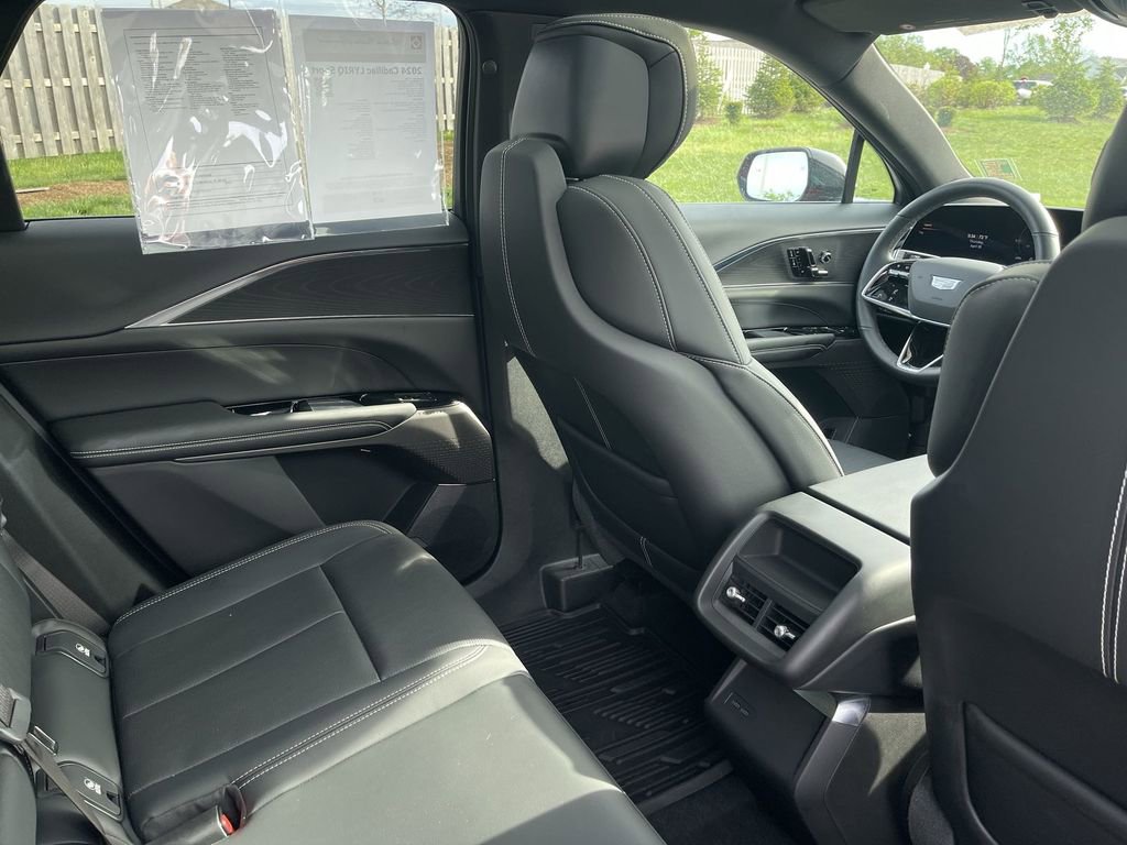 Certified 2024 Cadillac Lyriq Sport AWD/4WD image 38