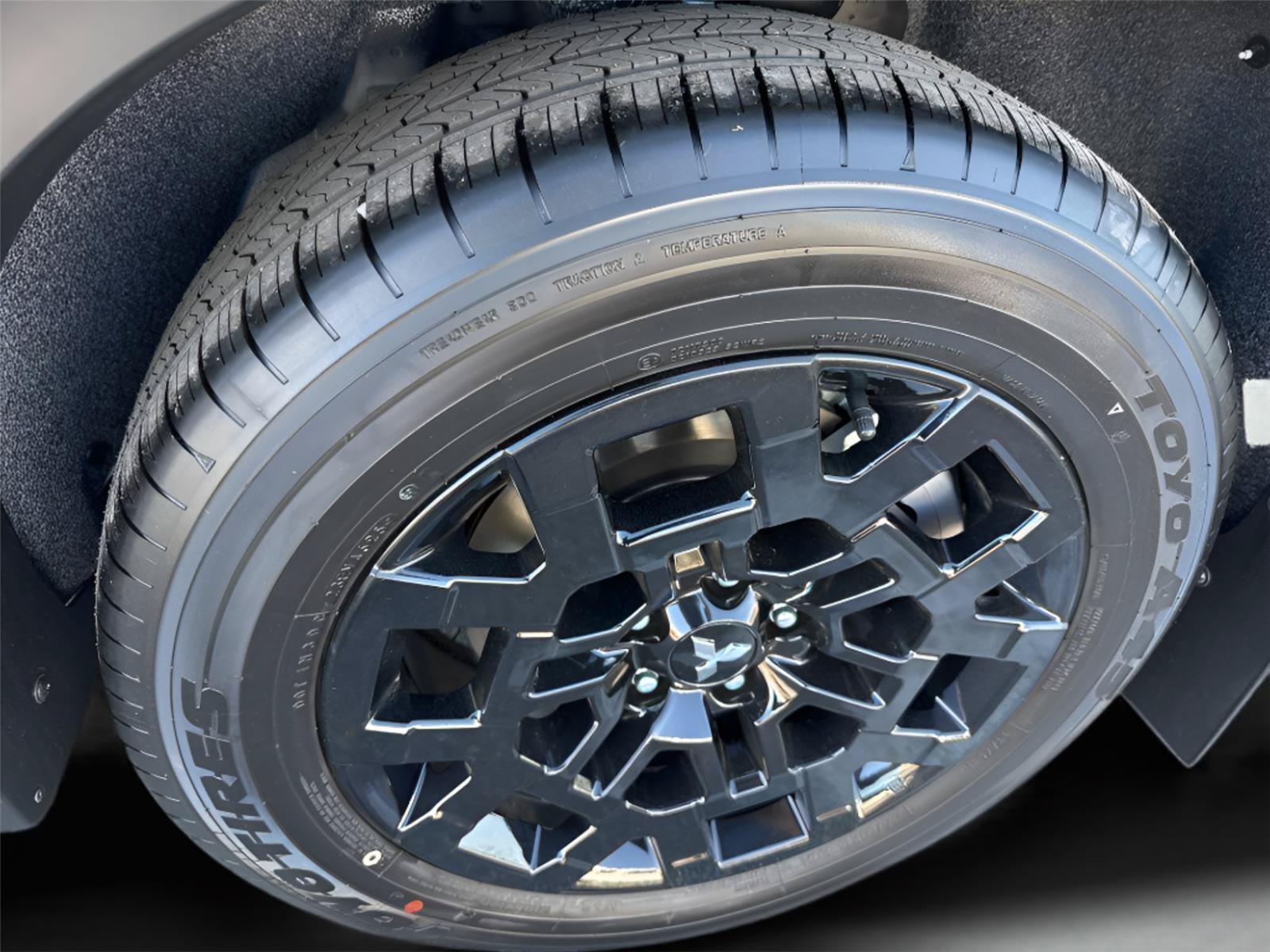 New 2026 Mitsubishi Outlander AWD image 17