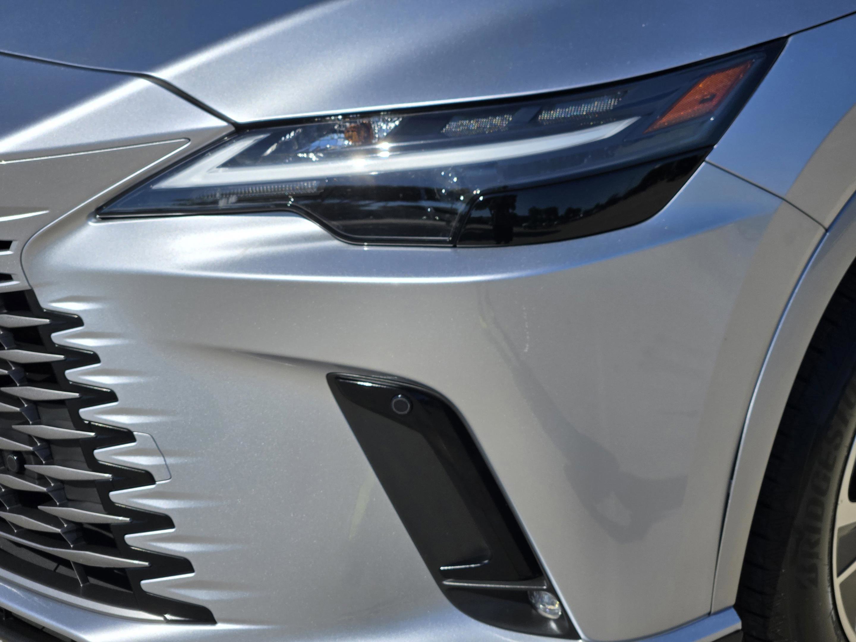 Used 2025 Lexus RX 350 Premium w/ Accessory Package (Z1) FWD image 35