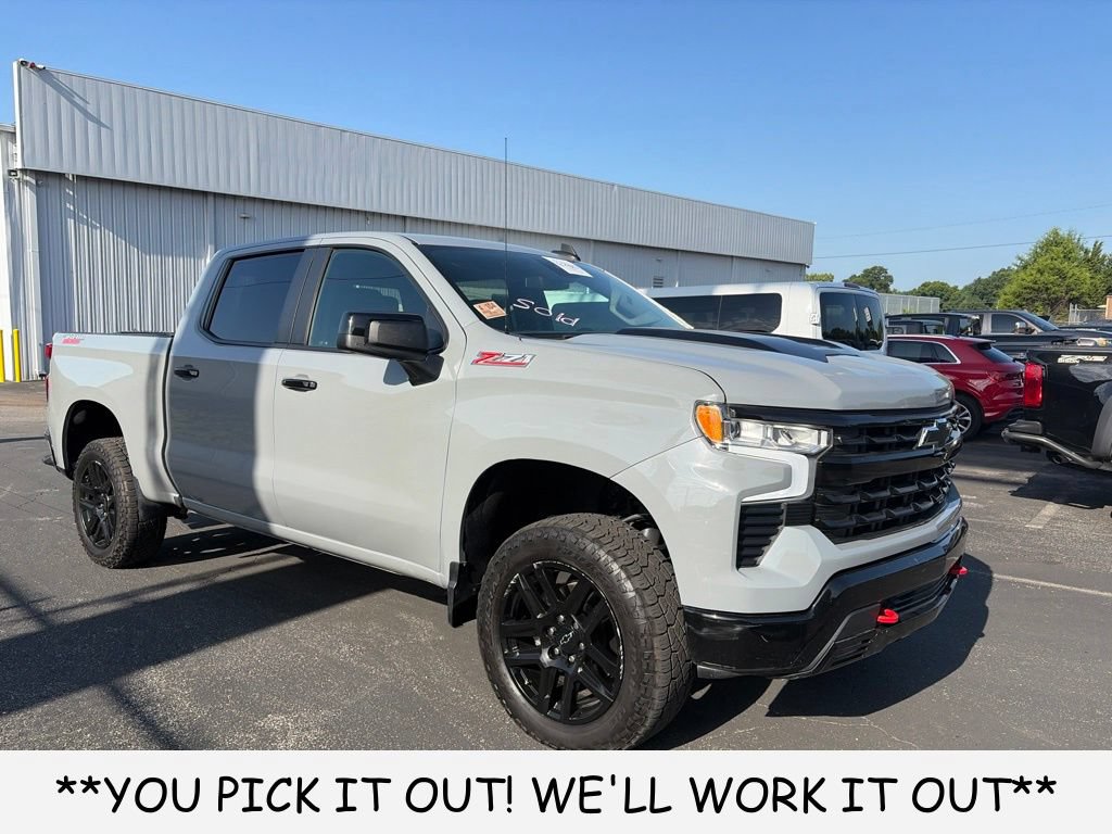 Used 2024 Chevrolet Silverado 1500 LT Trail Boss w/ Convenience Package II AWD/4WD image 1