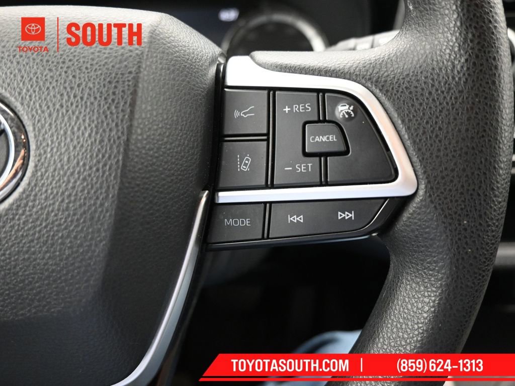 Used 2023 Toyota Highlander L image 22