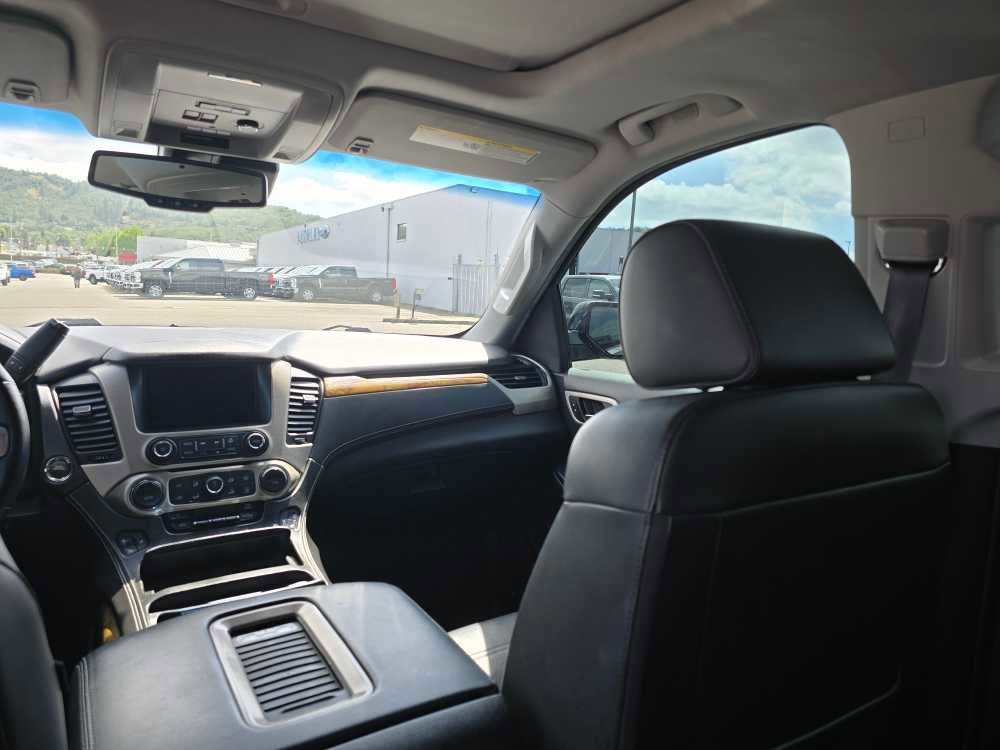 Used 2017 GMC Yukon XL Denali w/ Open Road Package AWD/4WD image 14