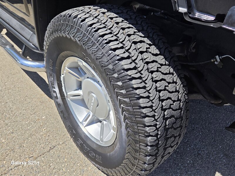 Used 2004 HUMMER H2 w/ Preferred Equipment Group AWD/4WD image 47