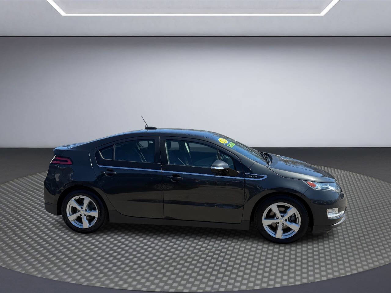 Used 2015 Chevrolet Volt FWD image 9