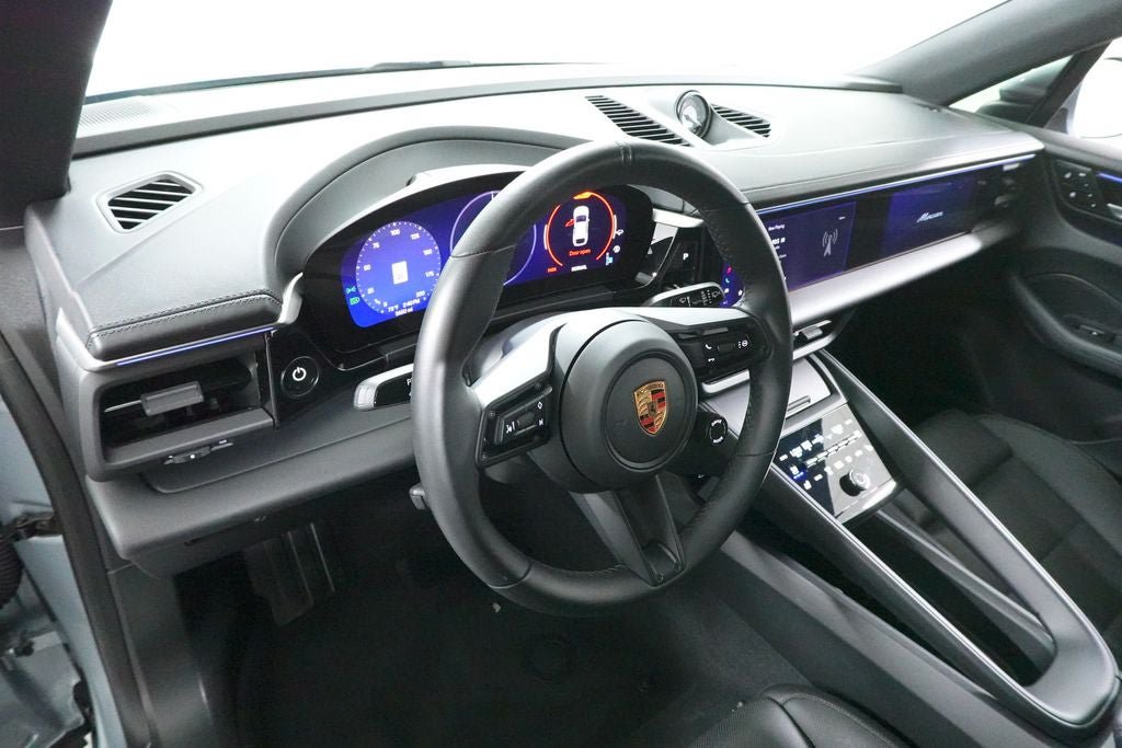 Used 2025 Porsche Macan 4 Electric AWD/4WD image 29