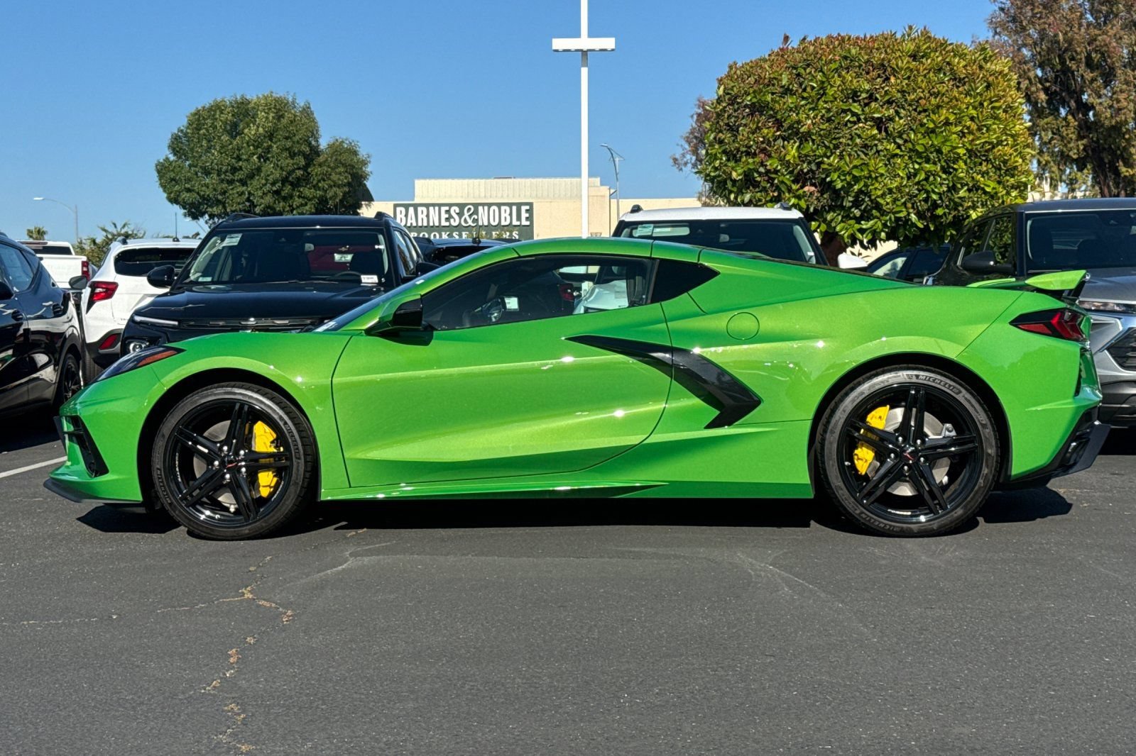 New 2026 Chevrolet Corvette Stingray Preferred Cpe w/ Z51 Performance Package RWD image 7