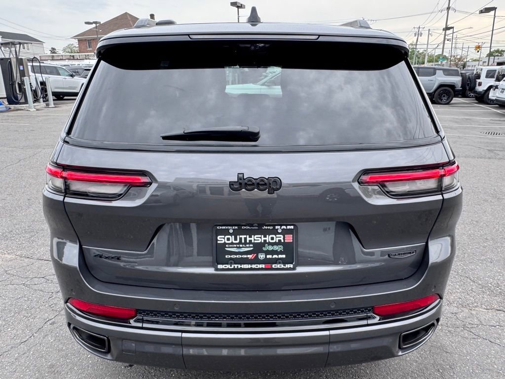 Used 2025 Jeep Grand Cherokee L Summit w/ Advanced Protech Group IV AWD/4WD image 6
