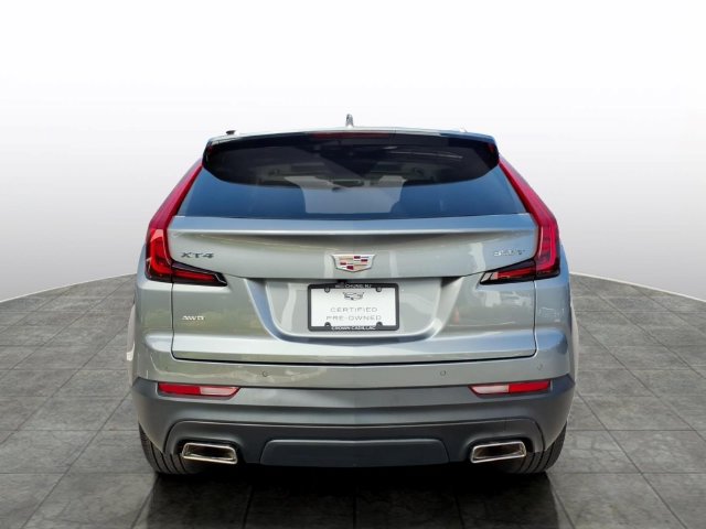 Used 2023 Cadillac XT4 Luxury w/ Cold Weather Package AWD/4WD image 4