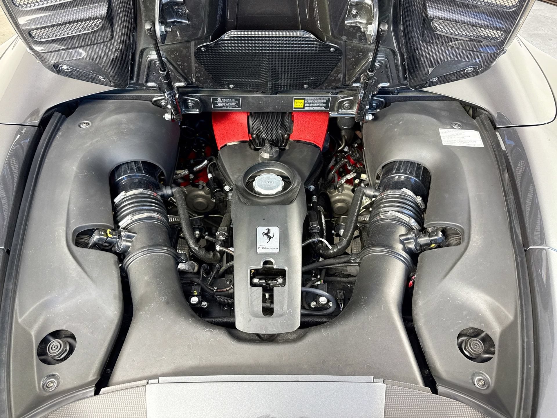 Certified 2022 Ferrari F8 Tributo RWD image 25