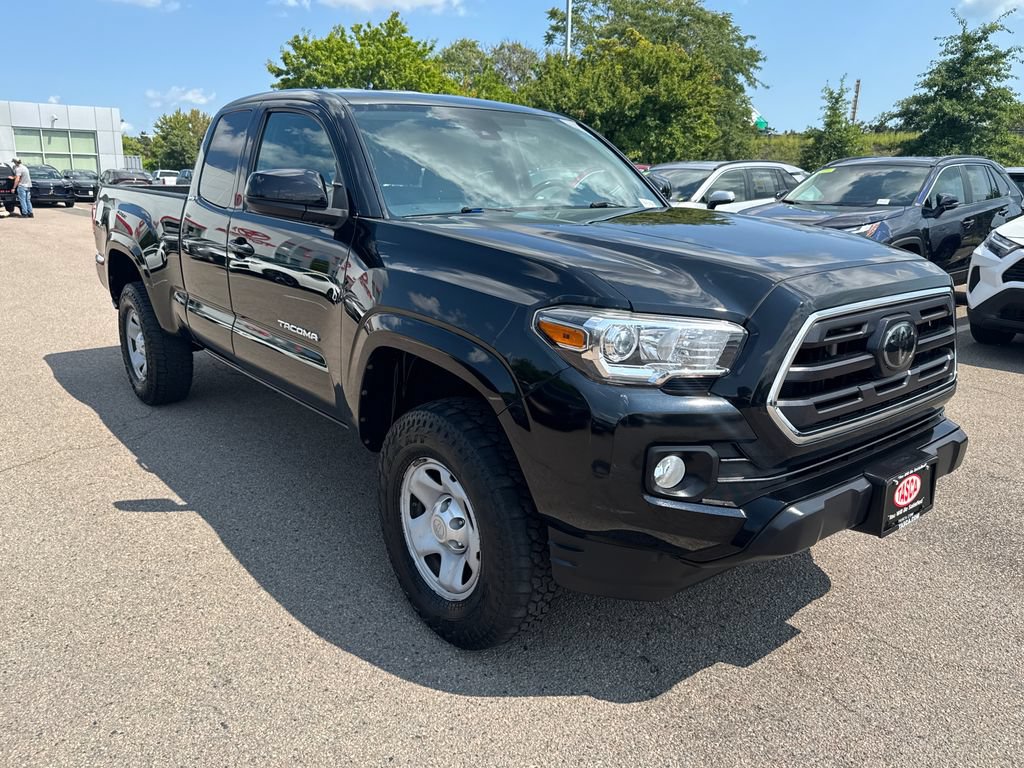 Used 2018 Toyota Tacoma SR5 AWD/4WD image 10