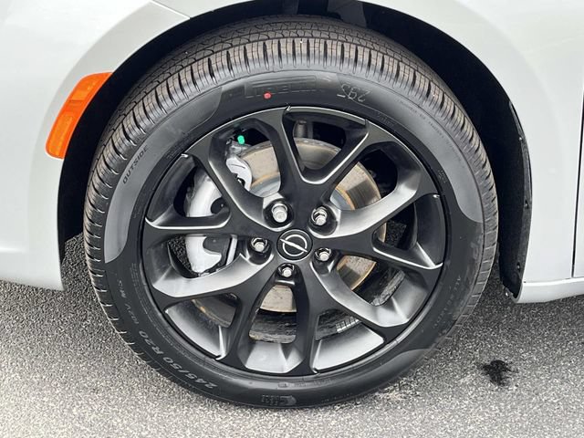 New 2026 Chrysler Pacifica Select w/ S Appearance Package AWD/4WD image 11