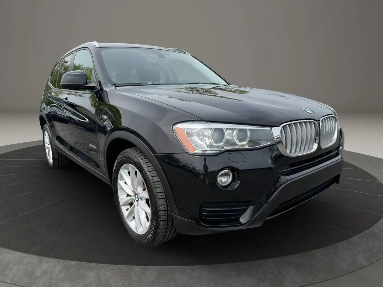 Used 2017 BMW X3 xDrive28i AWD/4WD image 3