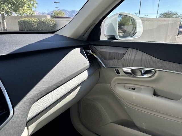New 2025 Volvo XC90 T8 Plus w/ Protection Package Premier image 28