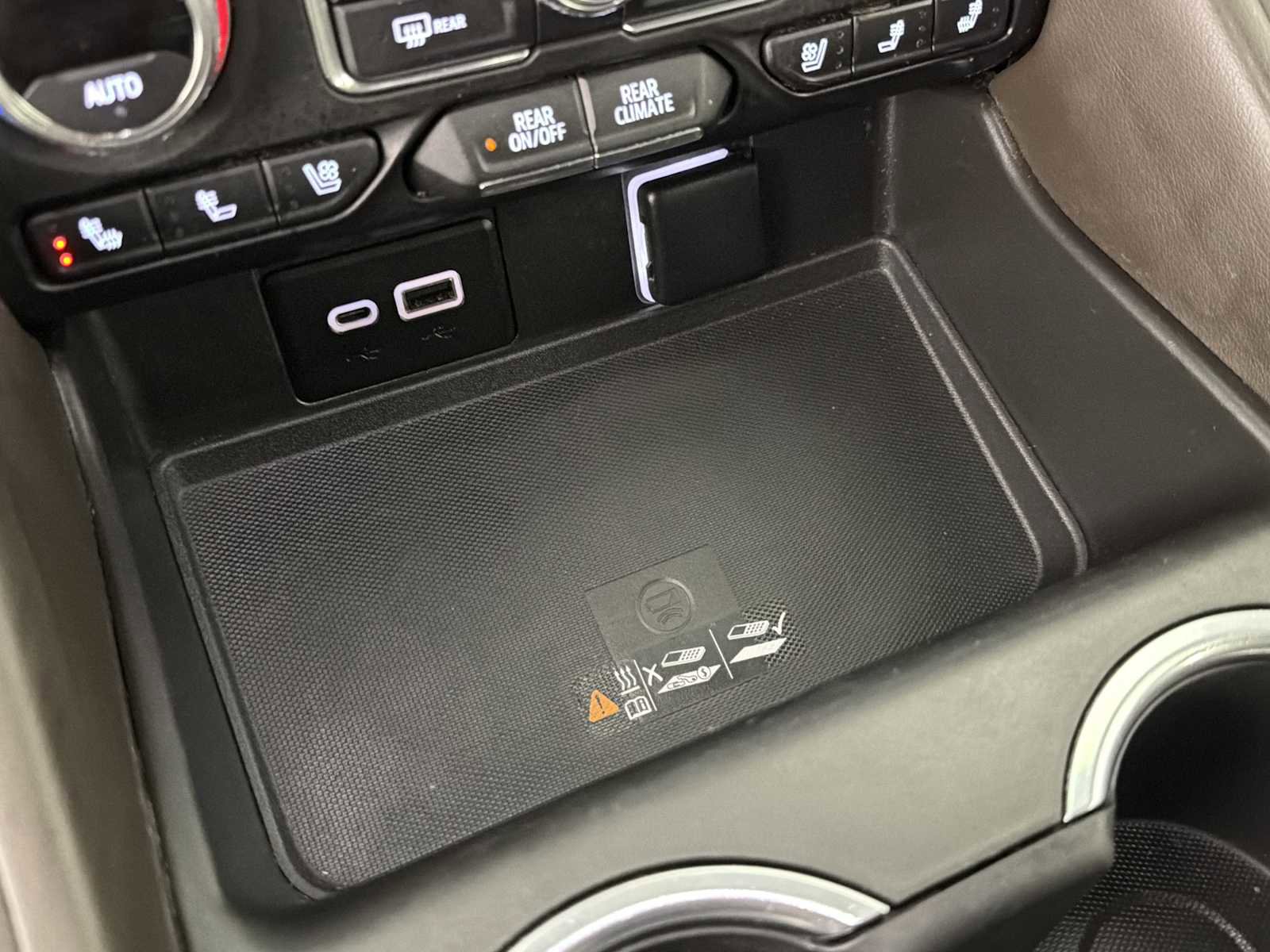 Used 2022 GMC Yukon XL SLT w/ SLT Luxury Package image 70