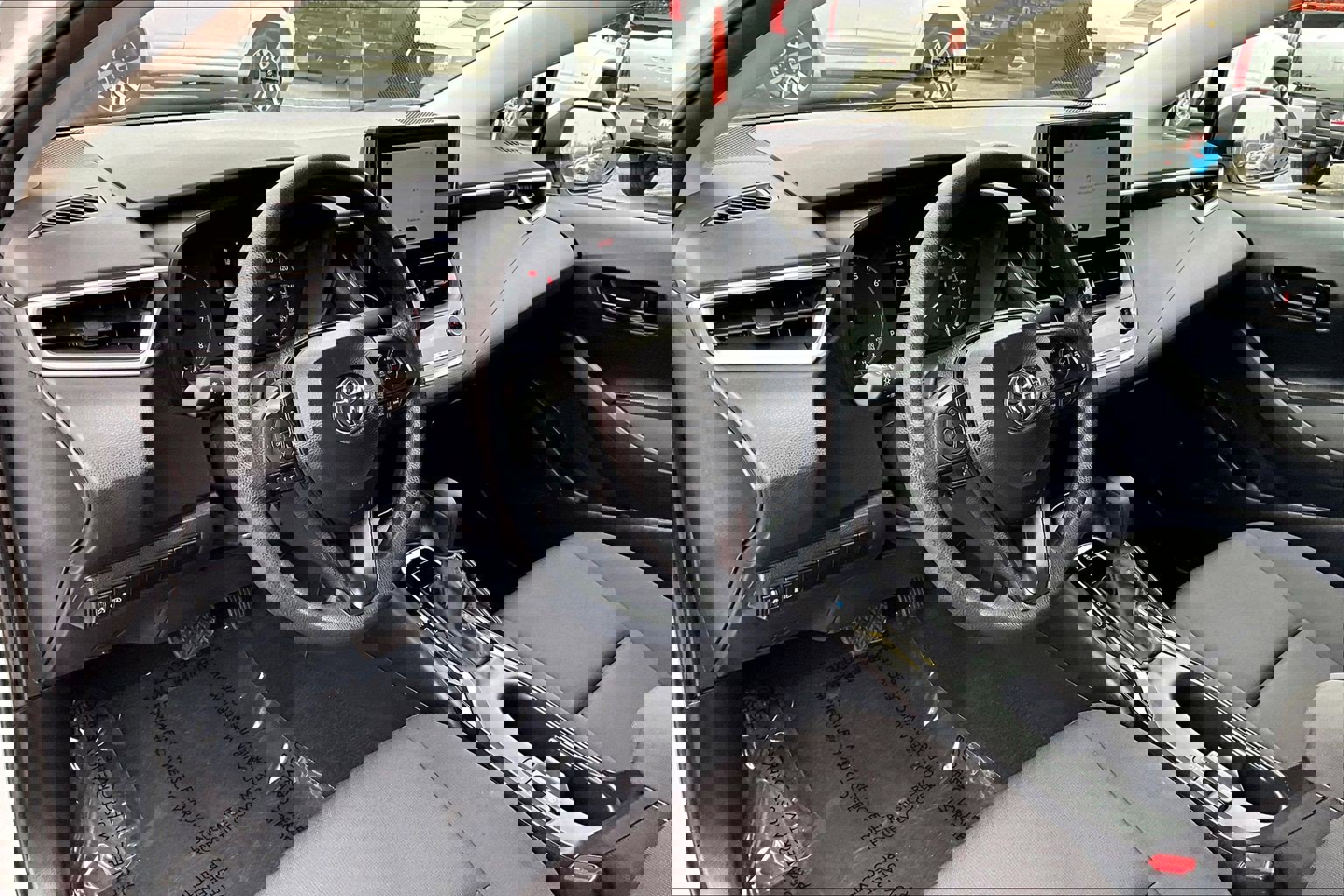 Used 2025 Toyota Corolla LE image 13