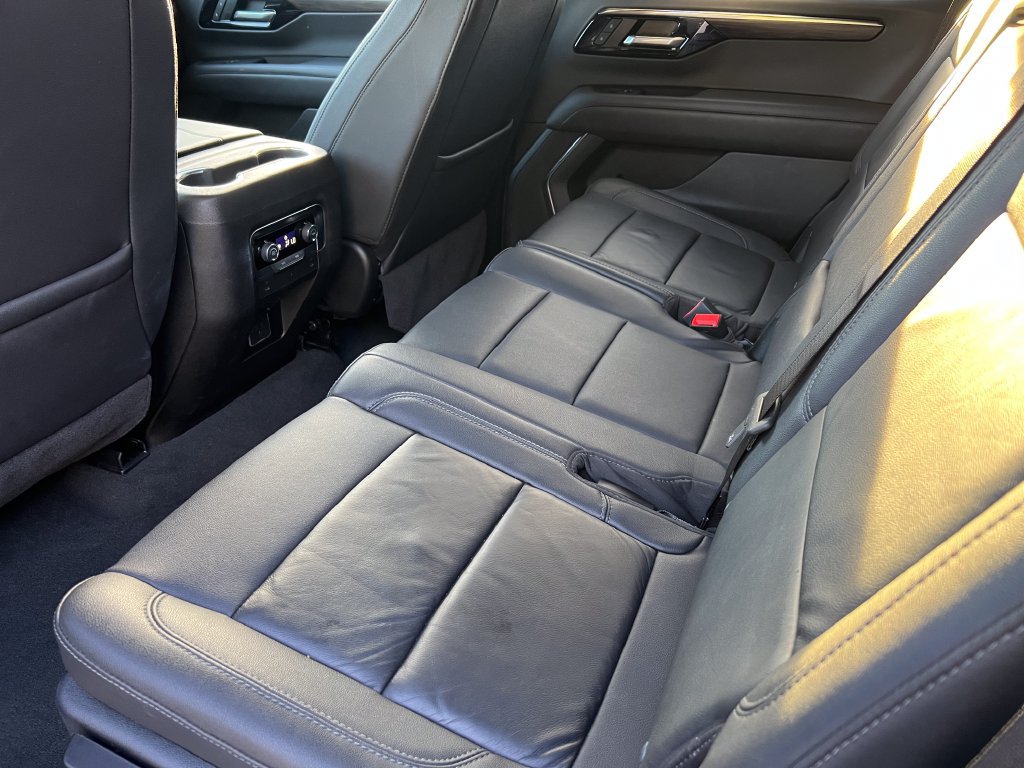Used 2025 Chevrolet Tahoe LT AWD/4WD image 12