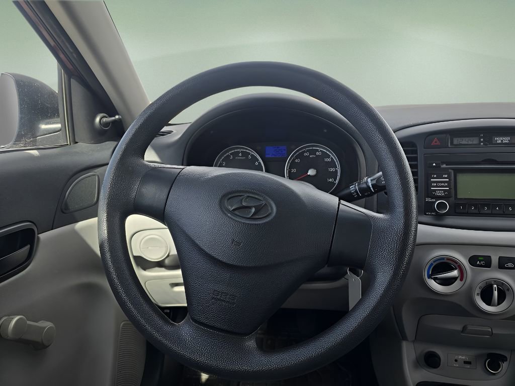 Used 2010 Hyundai Accent GLS image 28