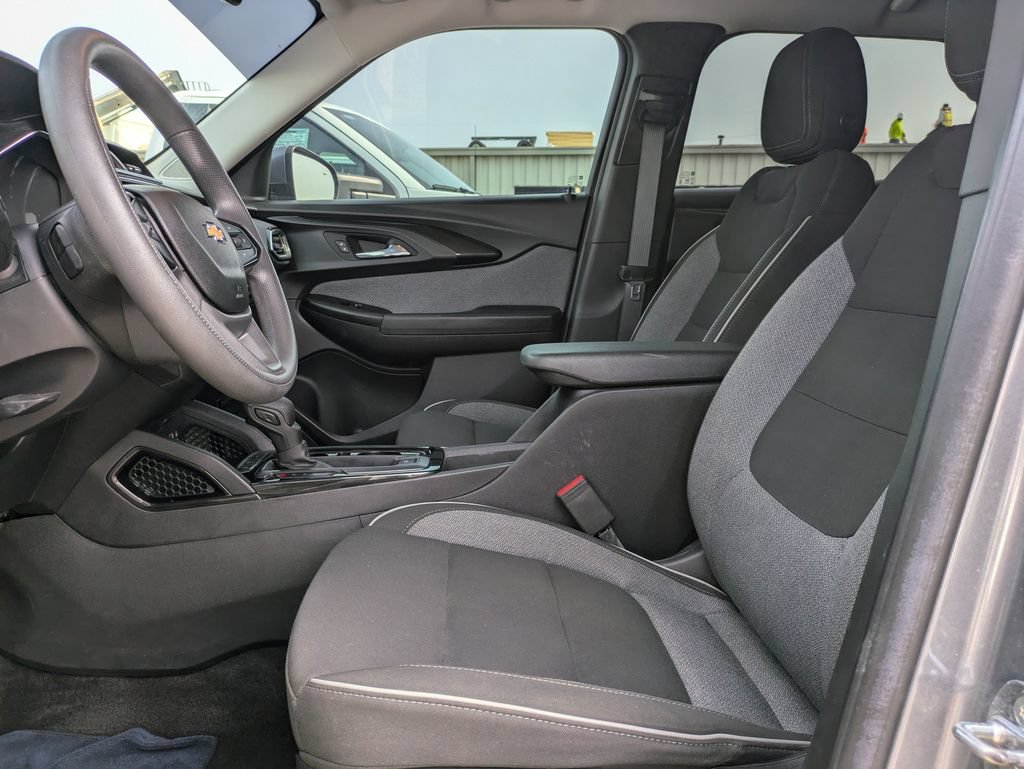 Used 2022 Chevrolet TrailBlazer LT w/ Convenience Package FWD image 15