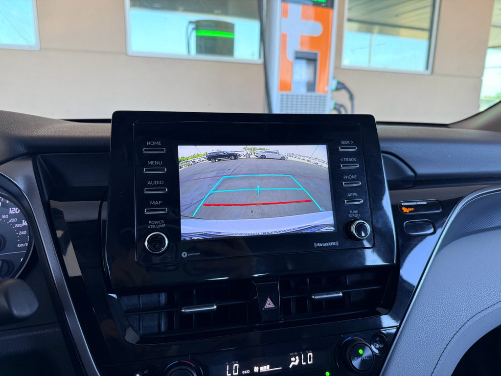 Used 2022 Toyota Camry SE FWD image 18