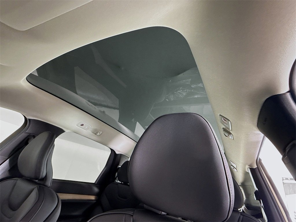 New 2025 Volvo EX90 Plus w/ Protection Package Premier image 22