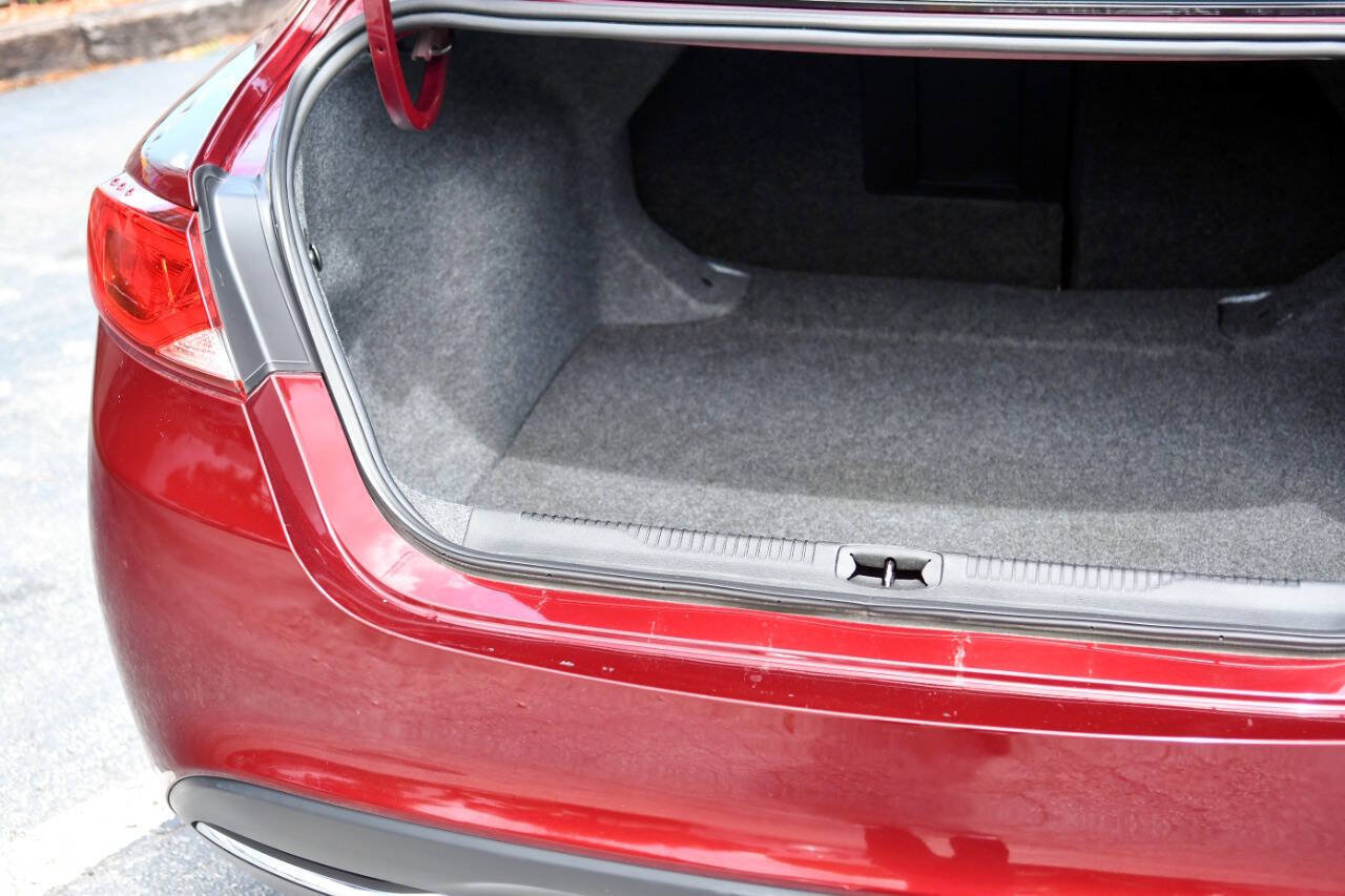 Used 2015 Chrysler 200 Limited FWD image 37