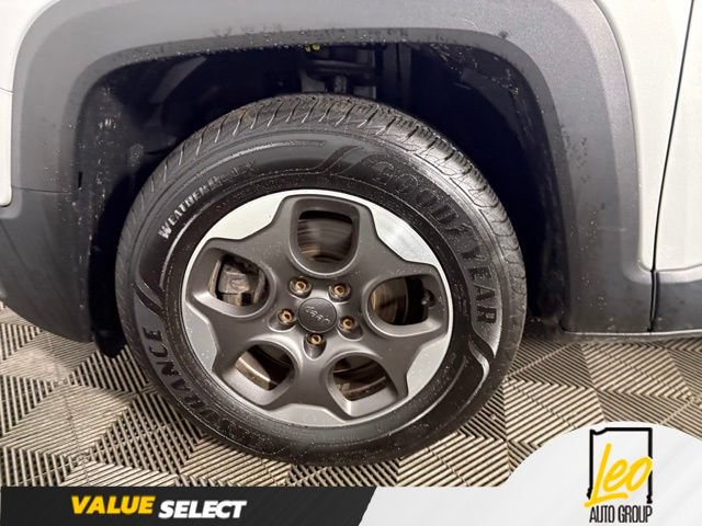 Used 2015 Jeep Renegade Sport w/ Power & Air Group FWD image 49