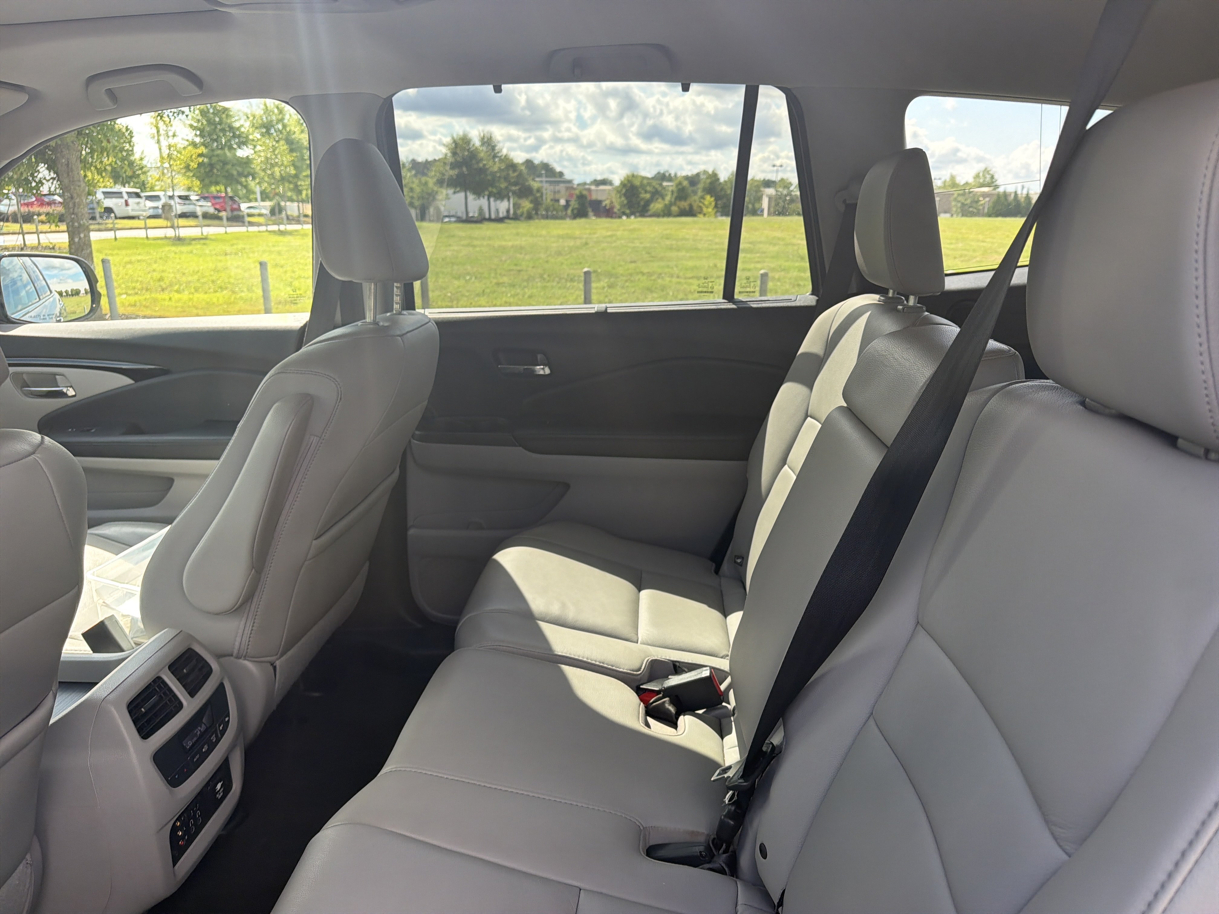 Used 2016 Honda Pilot Touring image 26