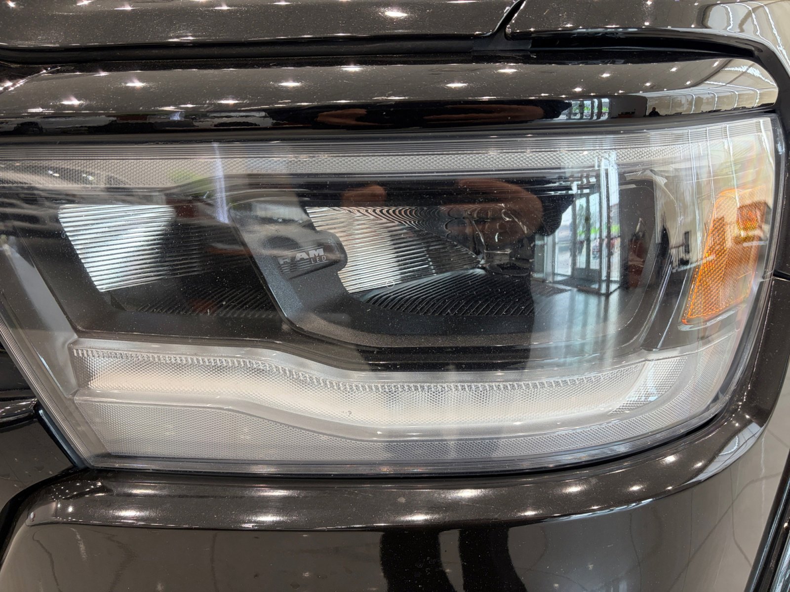 Used 2019 RAM 1500 Laramie AWD/4WD image 6