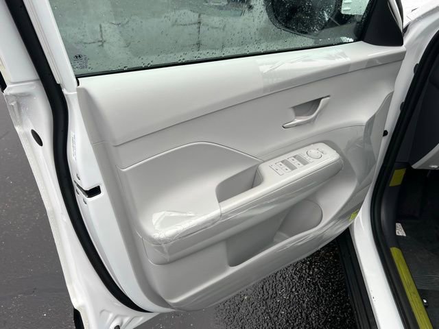 New 2026 Hyundai Kona SE image 9